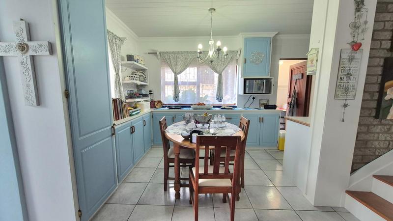 4 Bedroom Property for Sale in Hartenbos Heuwels Western Cape